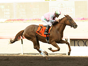 Ruby Pumps wins the 2013 Las Madrinas Handicap.