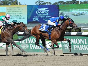 Saginaw wins the 2012 Promenade All Stakes.