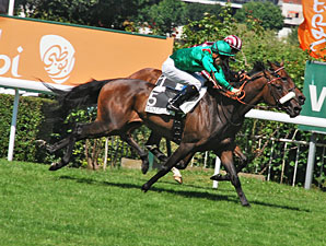 Sarafina wins the Saint Cloud Grand Prix.