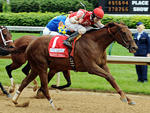 Sassy Image wins the Humana Distaff.