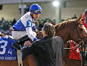 Shackleford wins the 2012 Clark Handicap.