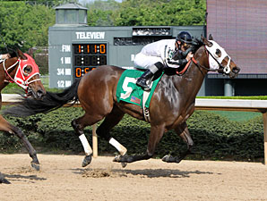 Spadra wins the 2012 Rainbow Miss.