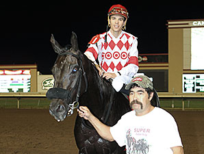 Speed Is Life wins the 2014 Minnesota Derby.