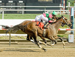 St. John's River wins the 2011 Delaware Oaks.