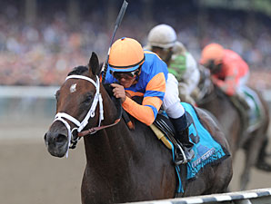 Stay Thirsty wins the 2011 Travers.