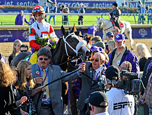 Stephanie's Kitten wins the 2011 Breeders' Cup Juvenile Fillies Turf.
