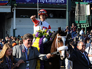 Stephanie's Kitten wins the 2011 Breeders' Cup Juvenile Fillies Turf.