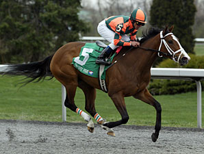 Summer Soiree wins the 2011 Bourbonette Oaks.