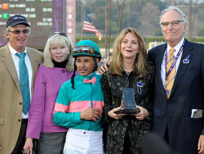 'Team Zenyatta' Wins Big Sport of Turfdom