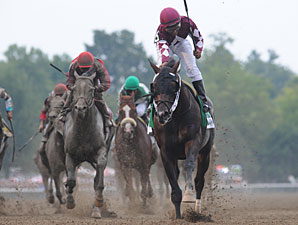 Tizway wins the 2011 Whitney.