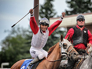 Toccetive wins the 2012 Canadian Derby.
