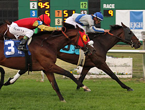 Unlatch wins the 2012 Woodchopper.