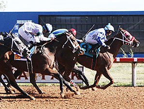 Way to Go Gerda wins the New Mexico Classic Championship Filly.
