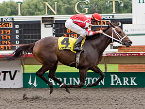 Wild Hope wins the 2011 Isaac Murphy.