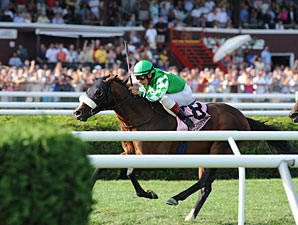 Winchester wins the 2011 Sword Dancer.