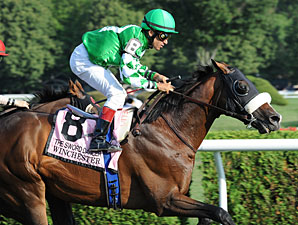 Winchester wins the 2011 Sword Dancer.