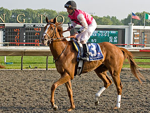 Workin For Hops wins the 2010 Arlington Classic.