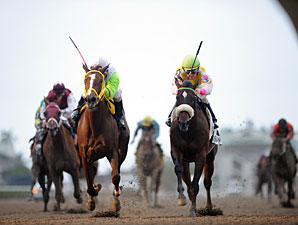 Yara wins the 2012 Davona Dale.
