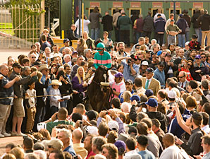 Zenyatta wins the 2010 Santa Margarita.
