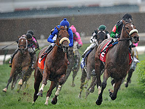 Berlino Di Tiger wins the Turf Sprint.